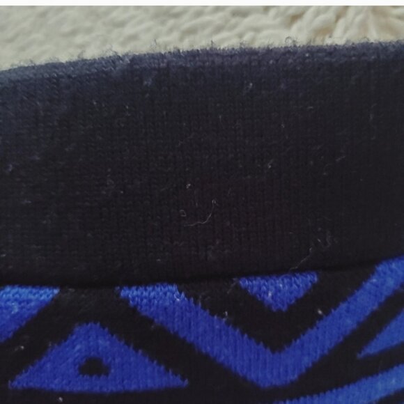 FALL/WINTER- Size S• Black/Blue•Geometric Knit Skirt by F21 - Picture 7 of 10